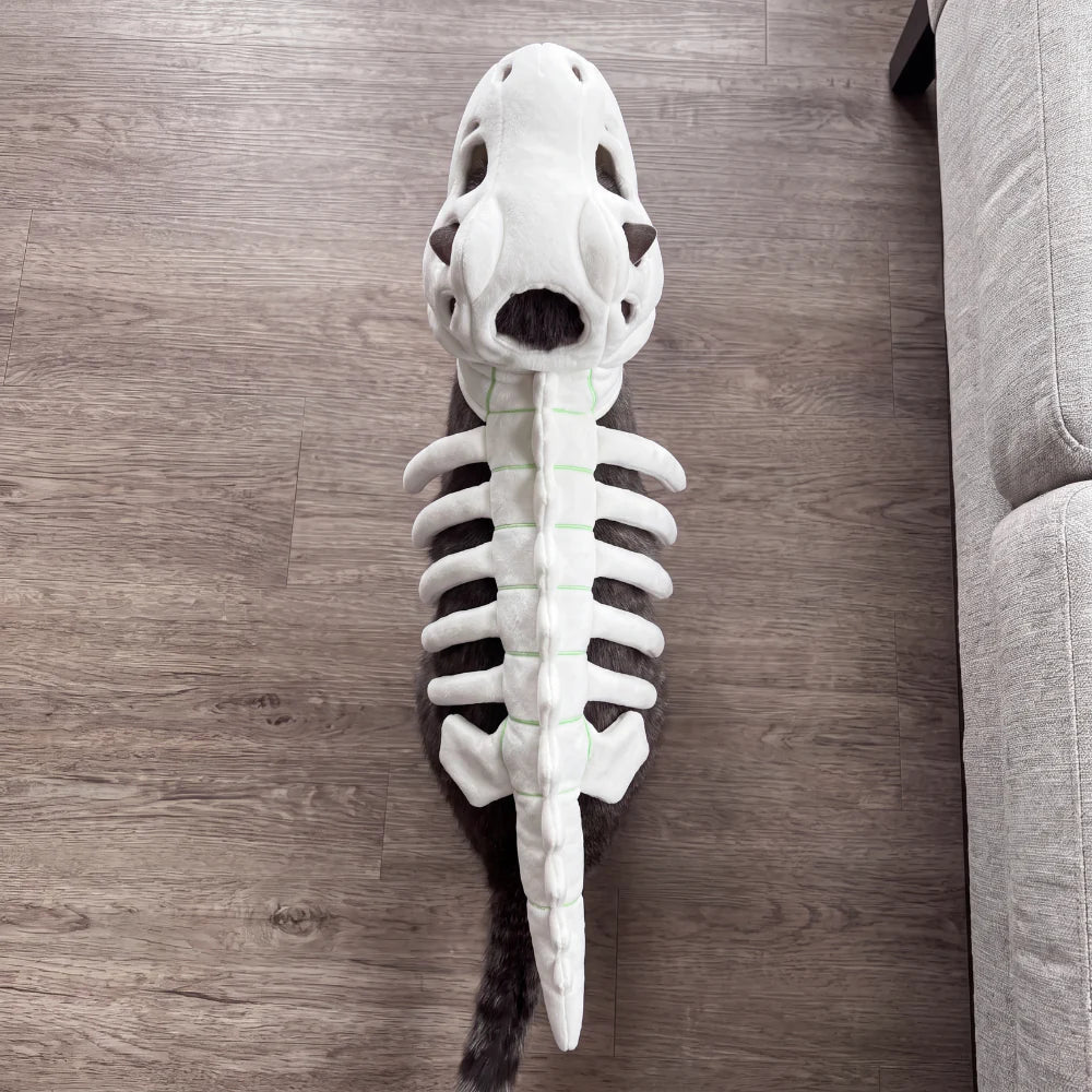 Plush spine and tail detail