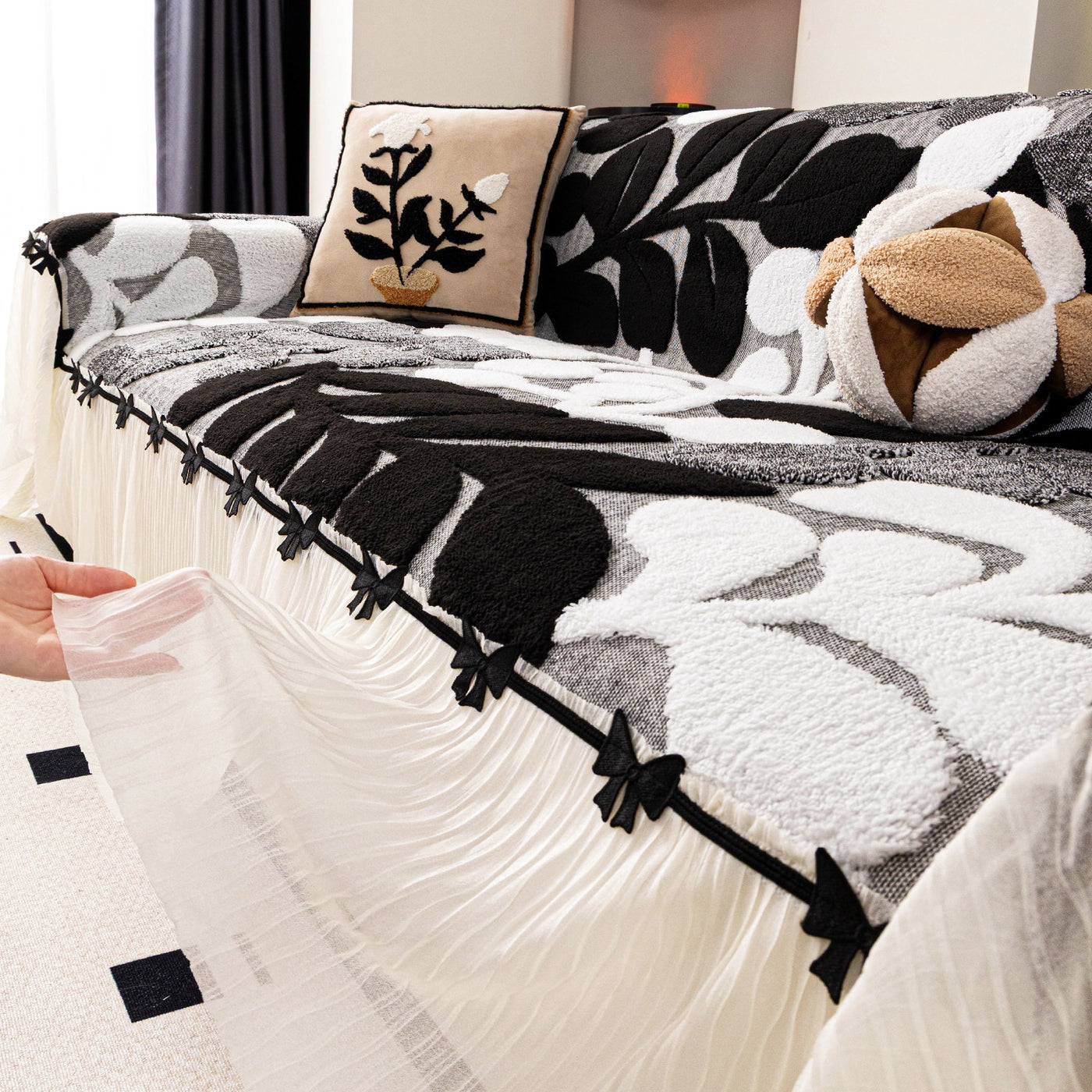 Flowing Decorative Sofa Skirt